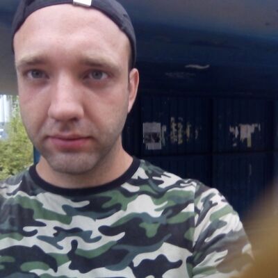  ,   Denis, 32 ,   c 