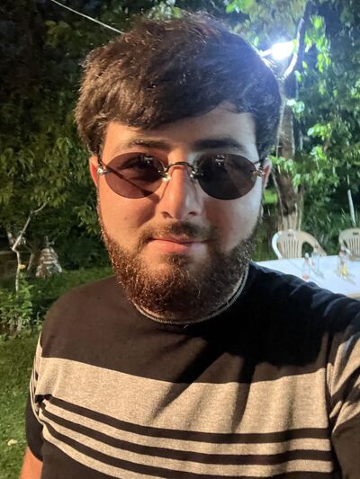  ,   Artyom, 22 ,   ,   