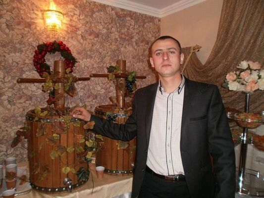  ,   Vadim, 38 ,   