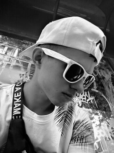  Badajoz,   Artem, 20 ,   ,   