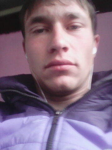  ,   Aleks, 32 ,   
