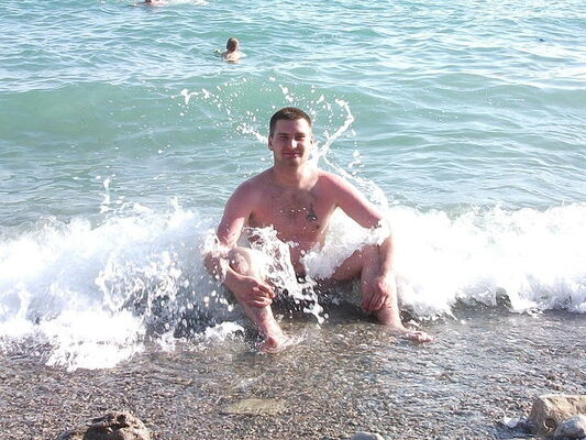  ,   Sergej, 46 ,   