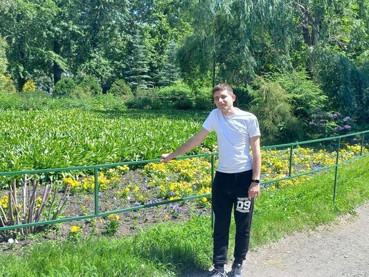  ,   Aleksei, 32 ,   c 