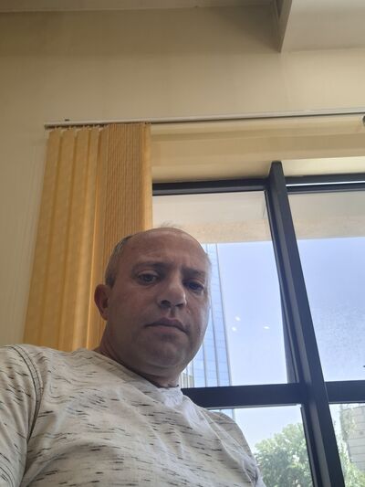  ,   Artur, 49 ,   ,   