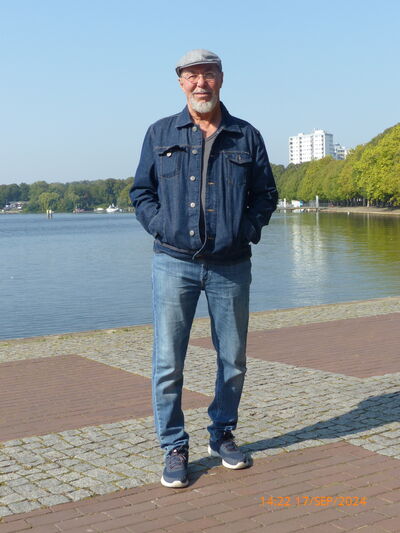  ,   Hristo, 73 ,   ,   , c 