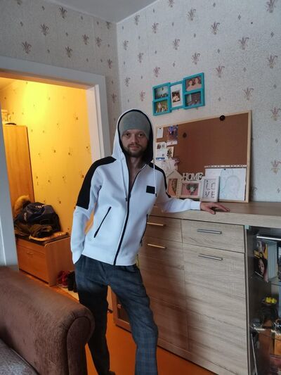  ,   Eduard M, 35 ,   ,   , c , 