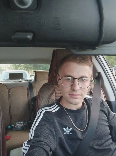  ,   Denis, 25 ,   c 