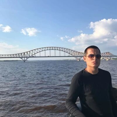  ,   Viktor, 46 ,   ,   