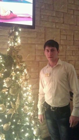  ,   Leon, 34 ,   