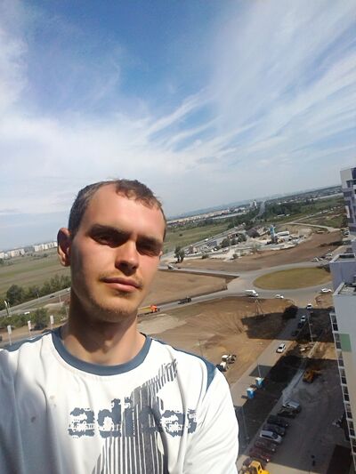  ,   Dima, 32 ,   