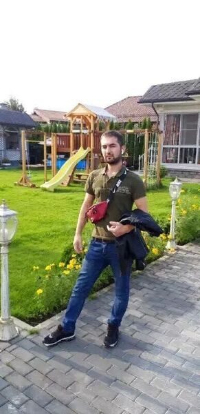  ,   Ali, 32 ,   ,   