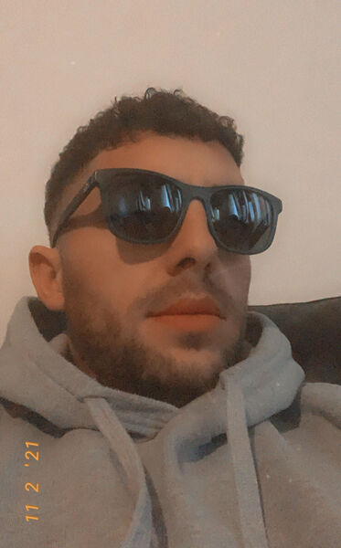  Soho,   Lleshi, 32 ,   ,   