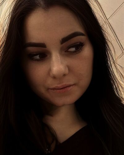 ,   Viktoria, 26 ,   