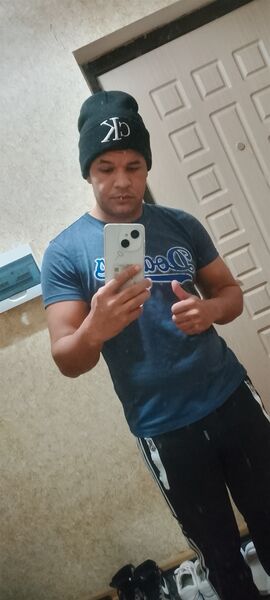  ,   Darien, 26 ,   ,   