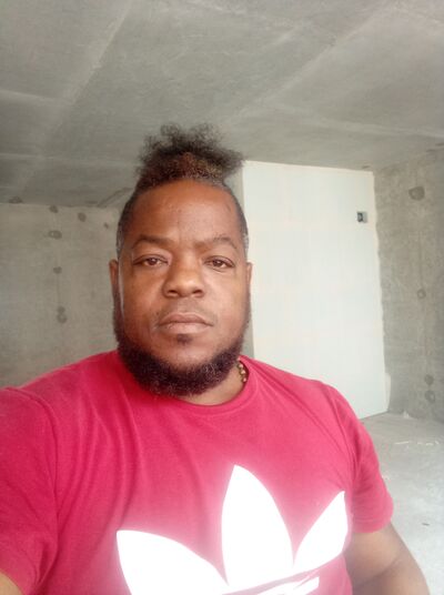  ,   Rolando, 46 ,   ,   