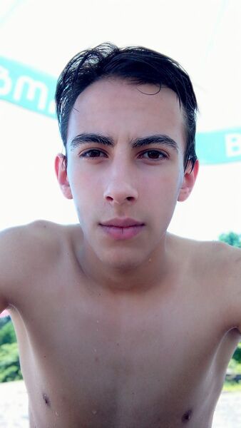  ,   Gio, 25 ,  