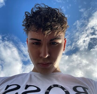  ,   Karlo, 21 ,   ,   