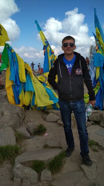  ,   Yra, 32 ,   ,   , c 