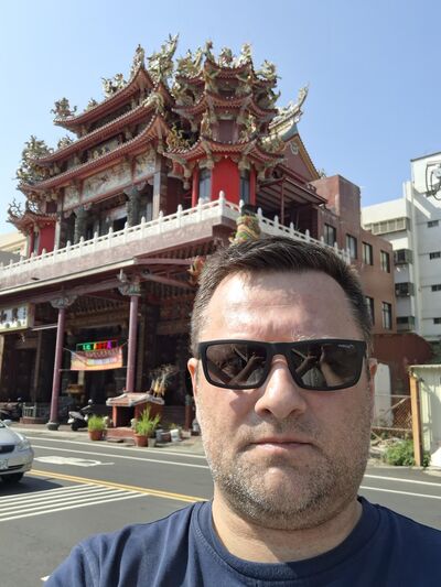  ,   Aleks, 47 ,   c 