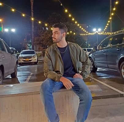  ,   Chris, 25 ,   ,   
