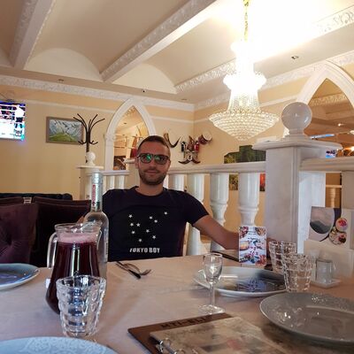  ,   Armen, 34 ,   ,   , c 