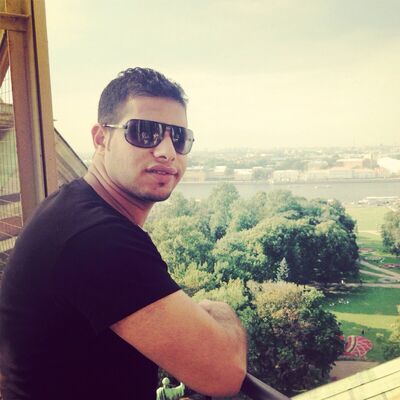  -,   Maks, 32 ,   ,   , c 