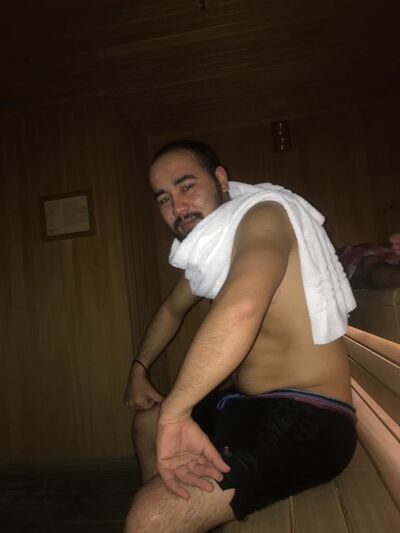  ,   Eziz, 32 ,   ,   , c 