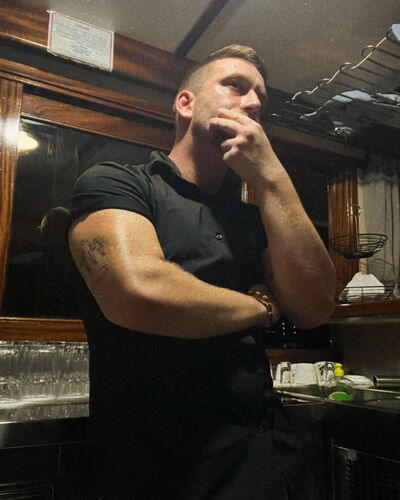  ,   Filip, 28 ,   ,   