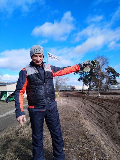  ,   Viktor, 58 ,   ,   , c 
