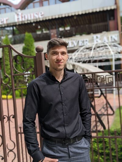  ,   Stefan, 25 ,   ,   