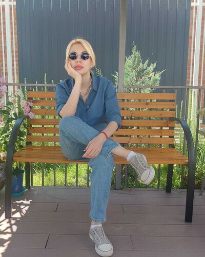  ,   Valeria, 44 ,   ,   