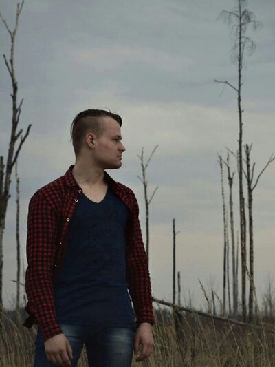   ,   John, 27 ,   ,   