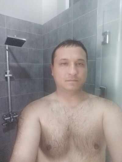  ,   Asatbek, 39 ,   