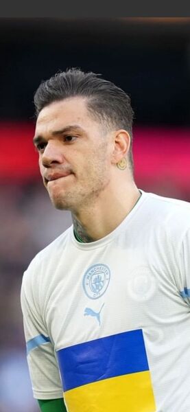  -,   Denis, 33 ,   ,   