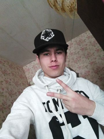  ,   Alex, 27 ,   
