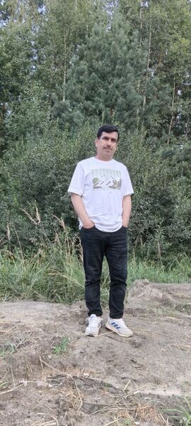  ,   Ali, 47 ,   ,   