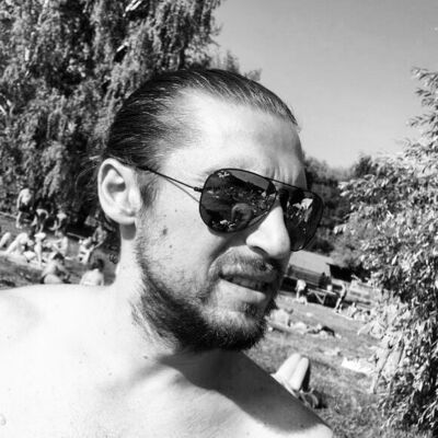  ,   JonY, 40 ,   ,   , c 