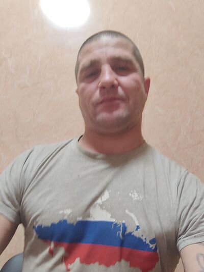  ,   Denis, 37 ,   ,   