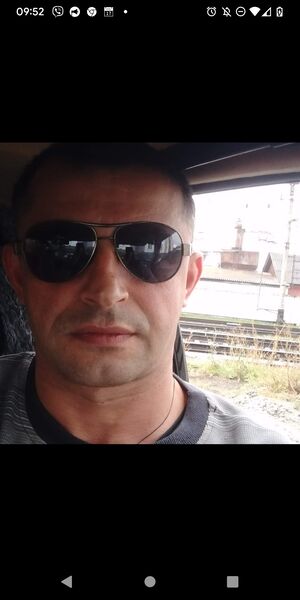  ,   Viktor, 48 ,   ,   