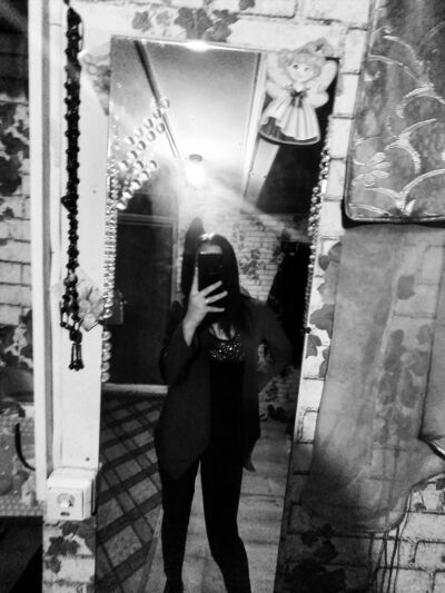  ,   Anastasia, 21 ,     , c 