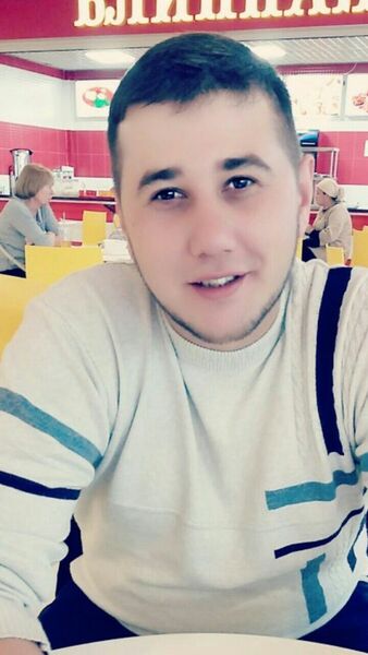  ,   Alex, 32 ,   