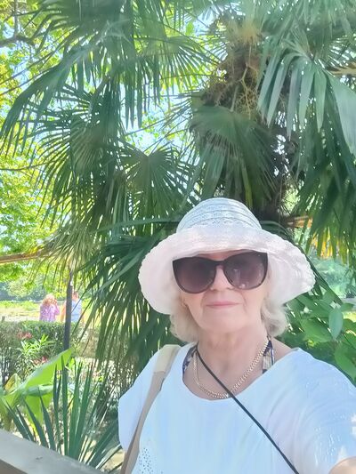   ,   Nina, 70 ,   ,   , c 