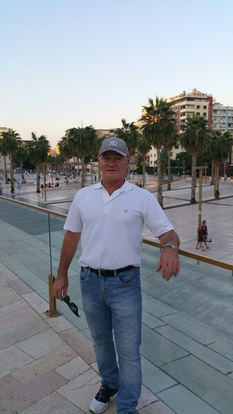  ,   Viktor, 53 ,   ,   , c 