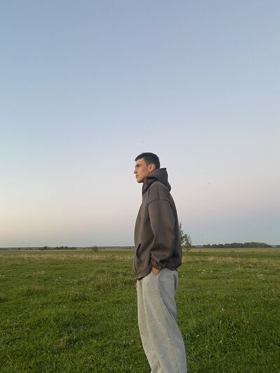  ,   Artem, 19 ,   ,   