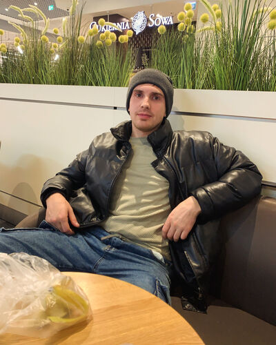  ,   Valentin, 28 ,   ,   