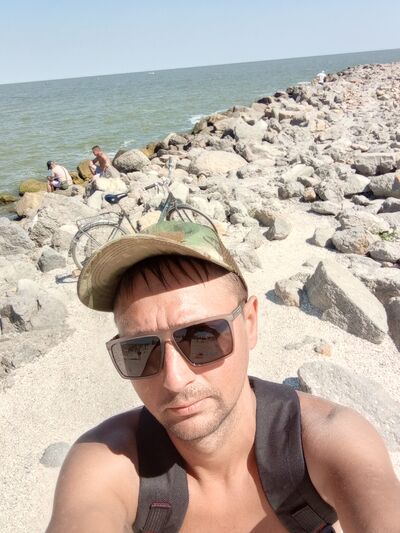  ,   Yury, 32 ,   ,   