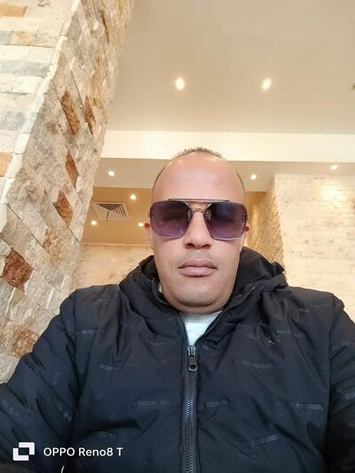  ,   Kaki, 42 ,  