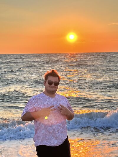  ,   Artyom, 25 ,   ,   