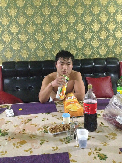  ,   Maikl, 32 ,   