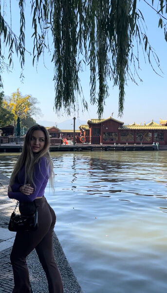  Yiwu,   Alina, 34 ,   ,   